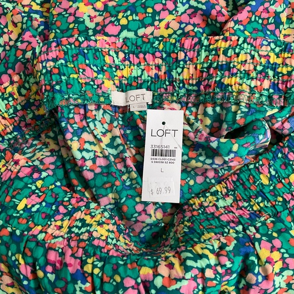 NWT LOFT maxi skirt size L, floral pattern, pull-on styling, center-front vent - Picture 2 of 5